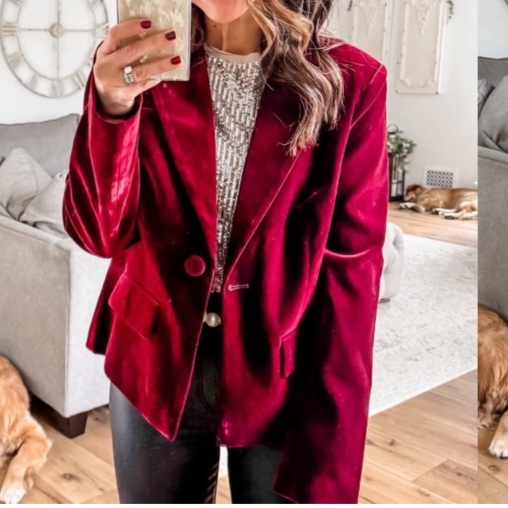 Cranberry velvet blazer⭐️